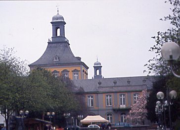 Kaiserplatz / Universität