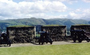 Die Kanonen von Stirling Castle bewachen den Zugang zu den Highlands