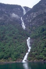 Wasserfall am Nærøyfjord
