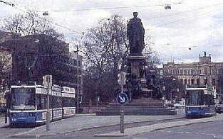 Maxmonunment 2001