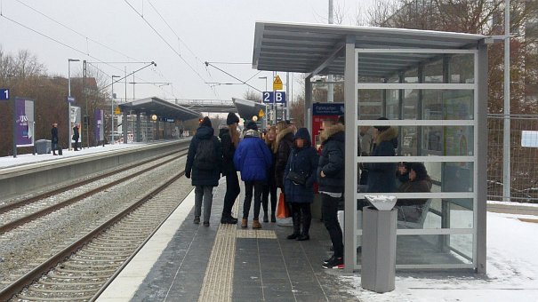 Foto 605*340 - Bahnsteig Unterschleissheim