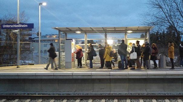 Foto 605*340 - Bahnsteig Unterschleissheim