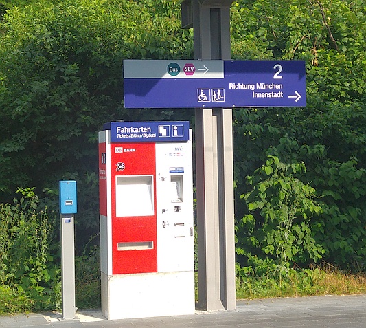 Neues Hinweisschild in Unterschleißheim