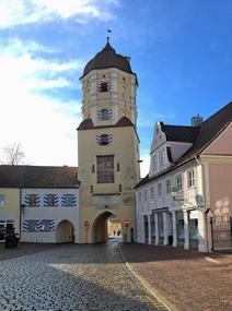 Oberes Tor in Aichach, Ansicht vom Stadtplatz aus